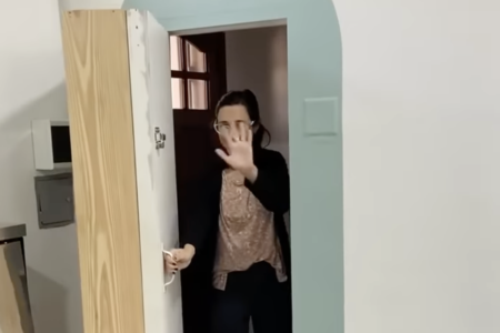 puerta-secreta-vinilo-diy